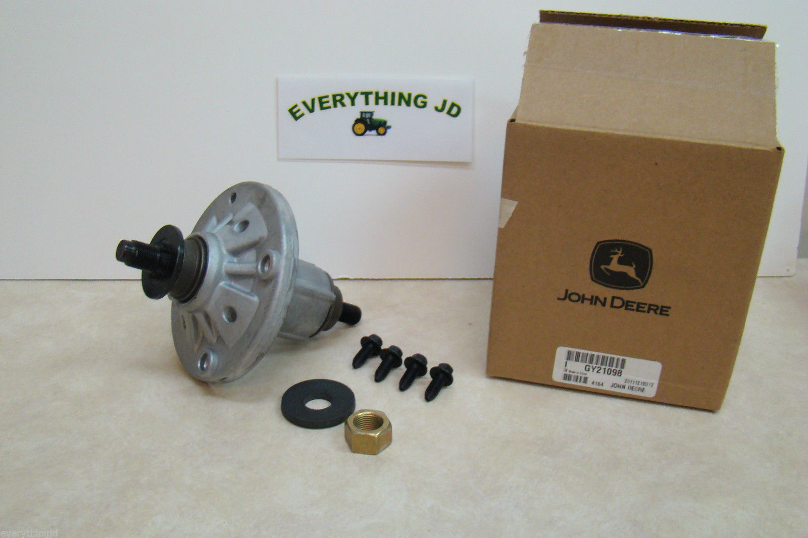 GY21098 John Deere Spindle for LA Series Lawn Mower LA115 LA125 LA135 LA145